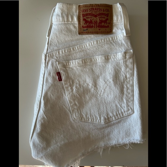 Levi’s 501 Original High-Rise Women’s Shorts - Picture 3 of 4